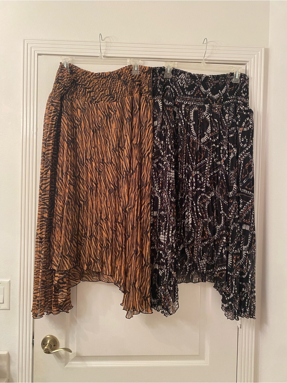 City Chic Duo: Animal-Print Asymmetric Skirts in Tan and Black size 18-20